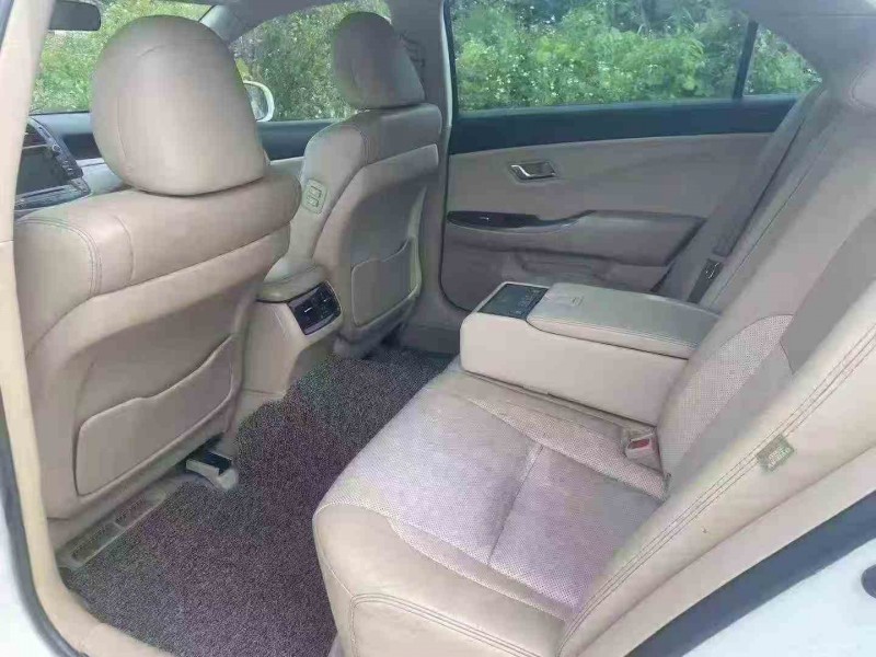 桂林14年丰田皇冠7