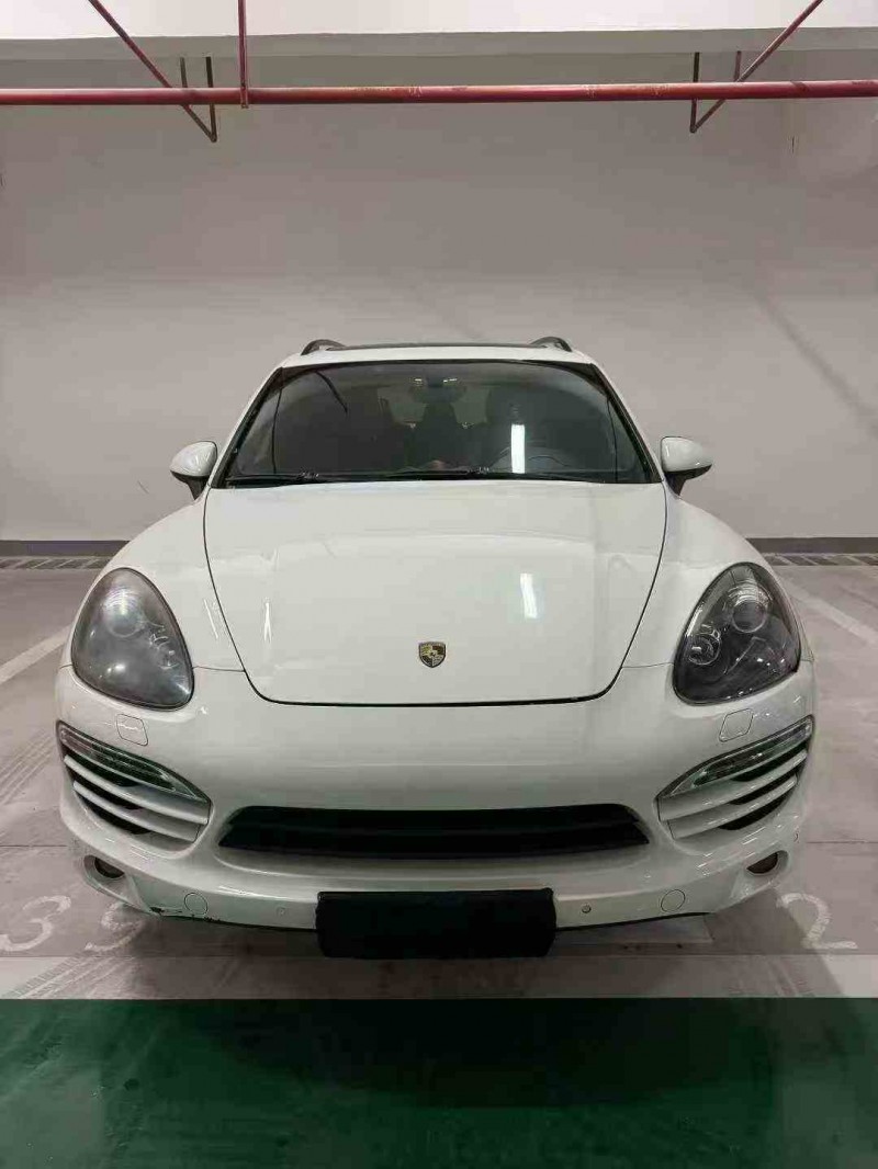 重庆13年保时捷卡宴1