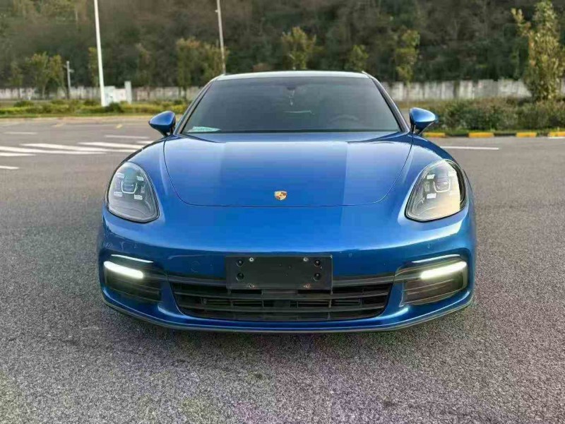 重庆19年保时捷帕拉梅拉1