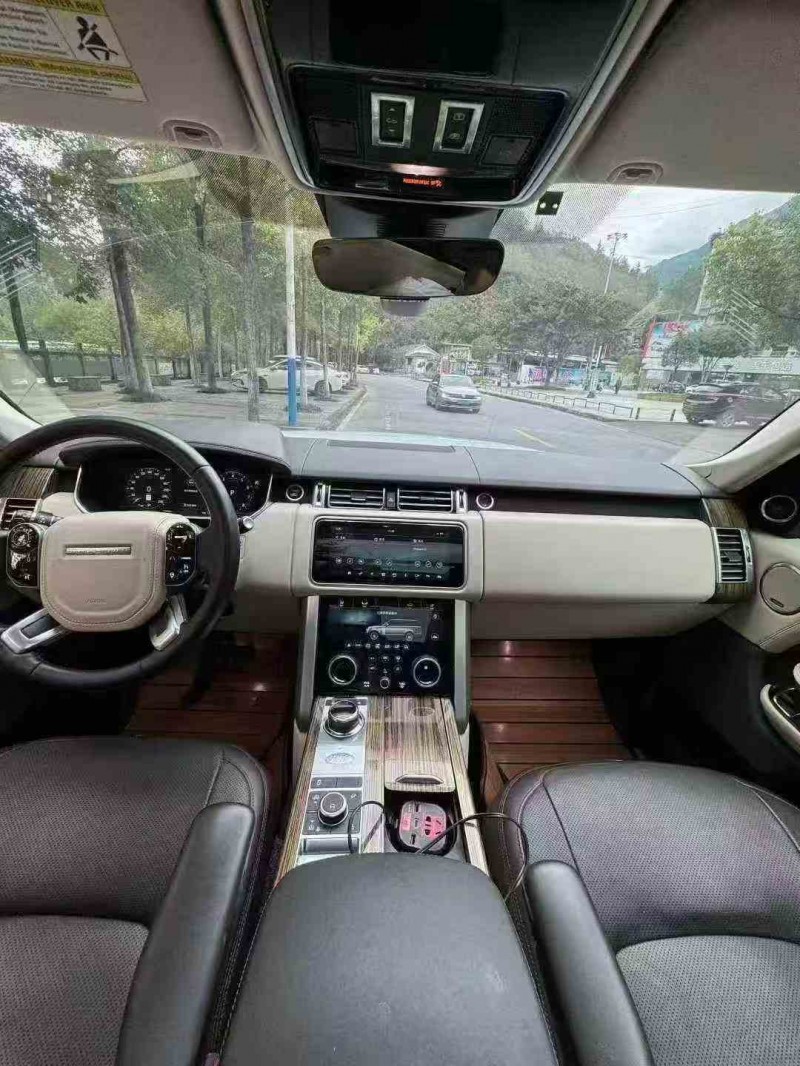 重庆19年路虎揽胜5