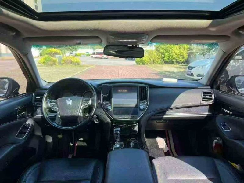 北海18年丰田皇冠5