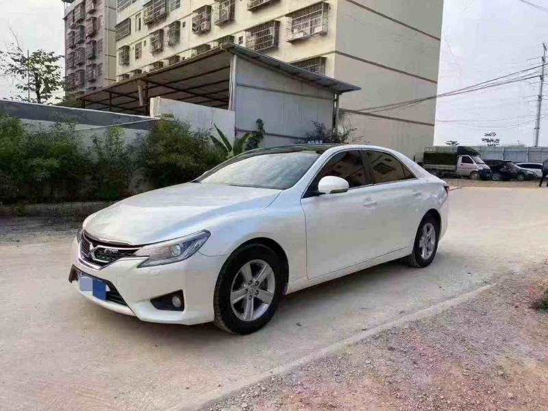 梧州15年丰田锐志2