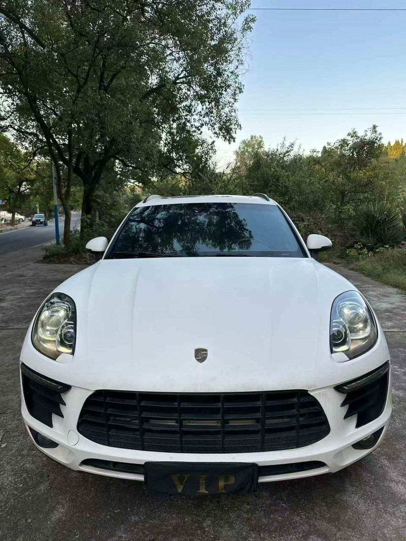 衡阳16年保时捷Macan1