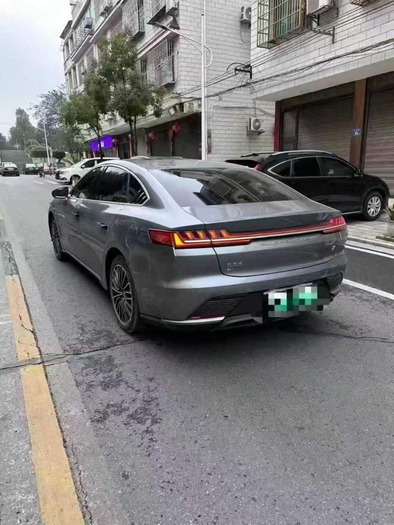 长沙22年比亚迪汉8