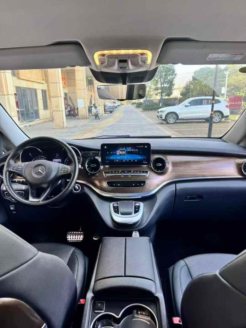 九江22年奔驰V4