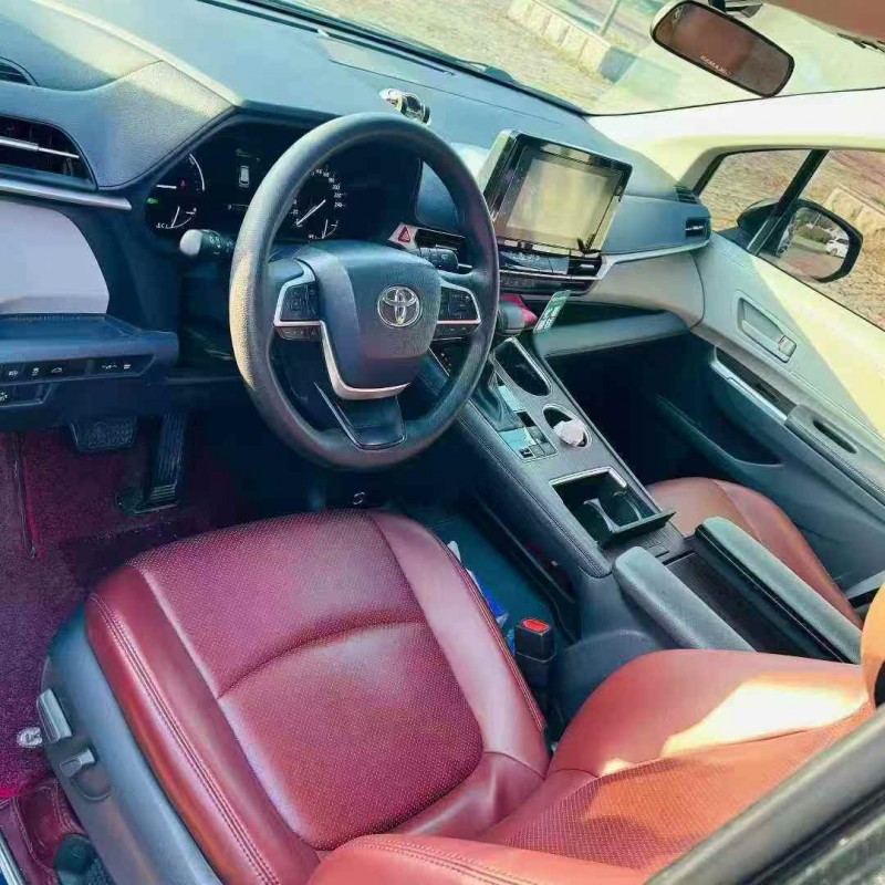 东营22年丰田塞纳3