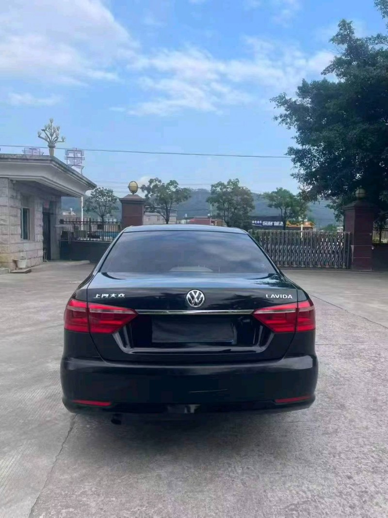 漳州17年大众朗逸9