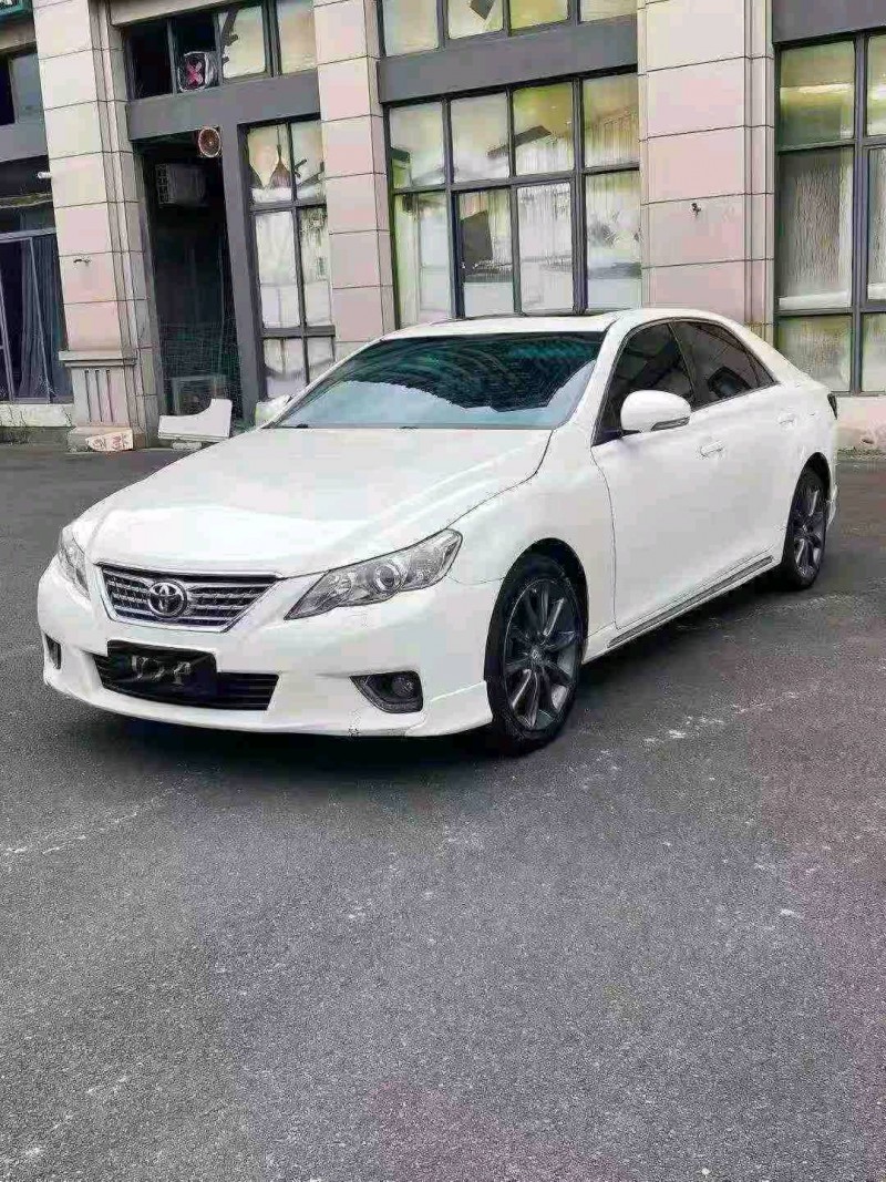 漳州13年丰田锐志2