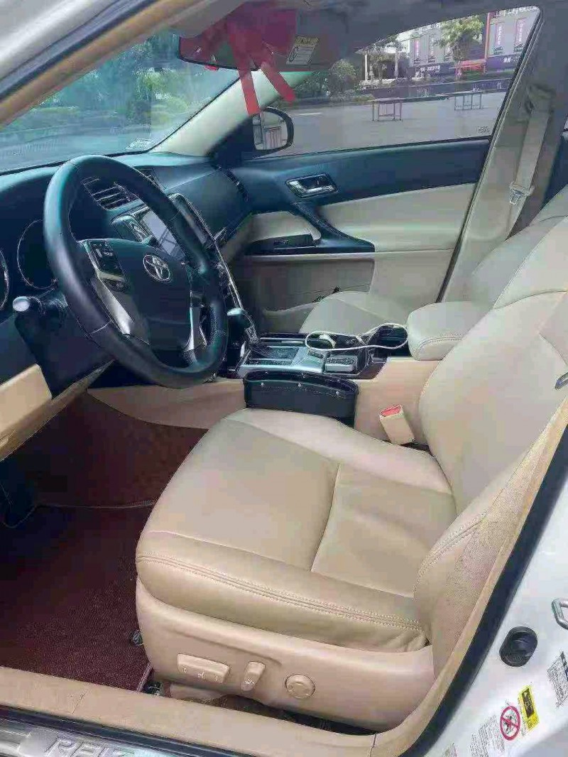 漳州13年丰田锐志4