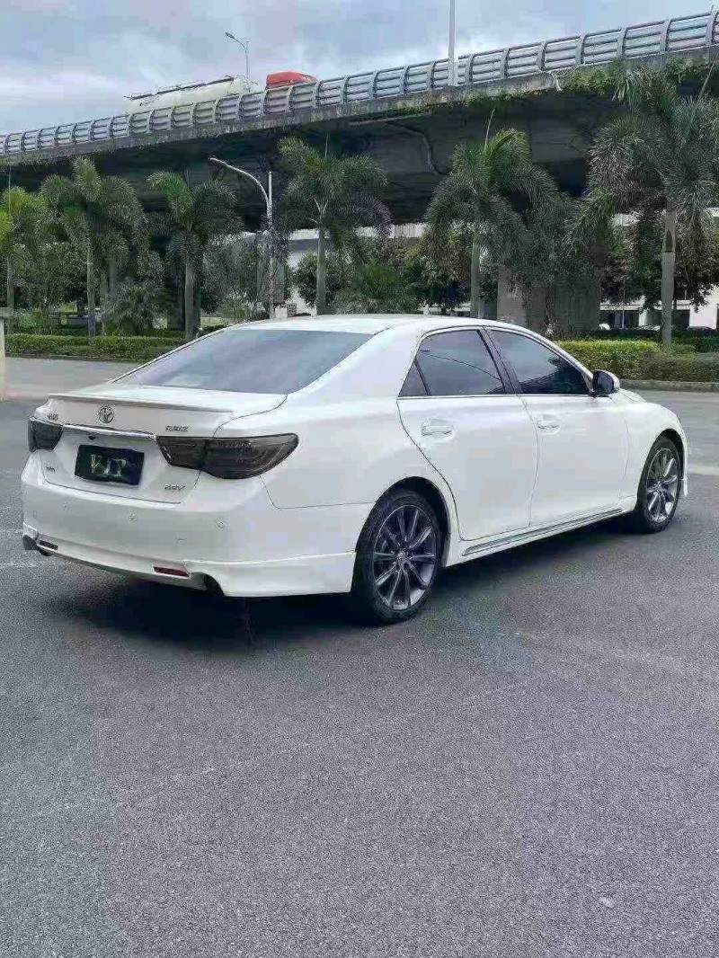 漳州13年丰田锐志7