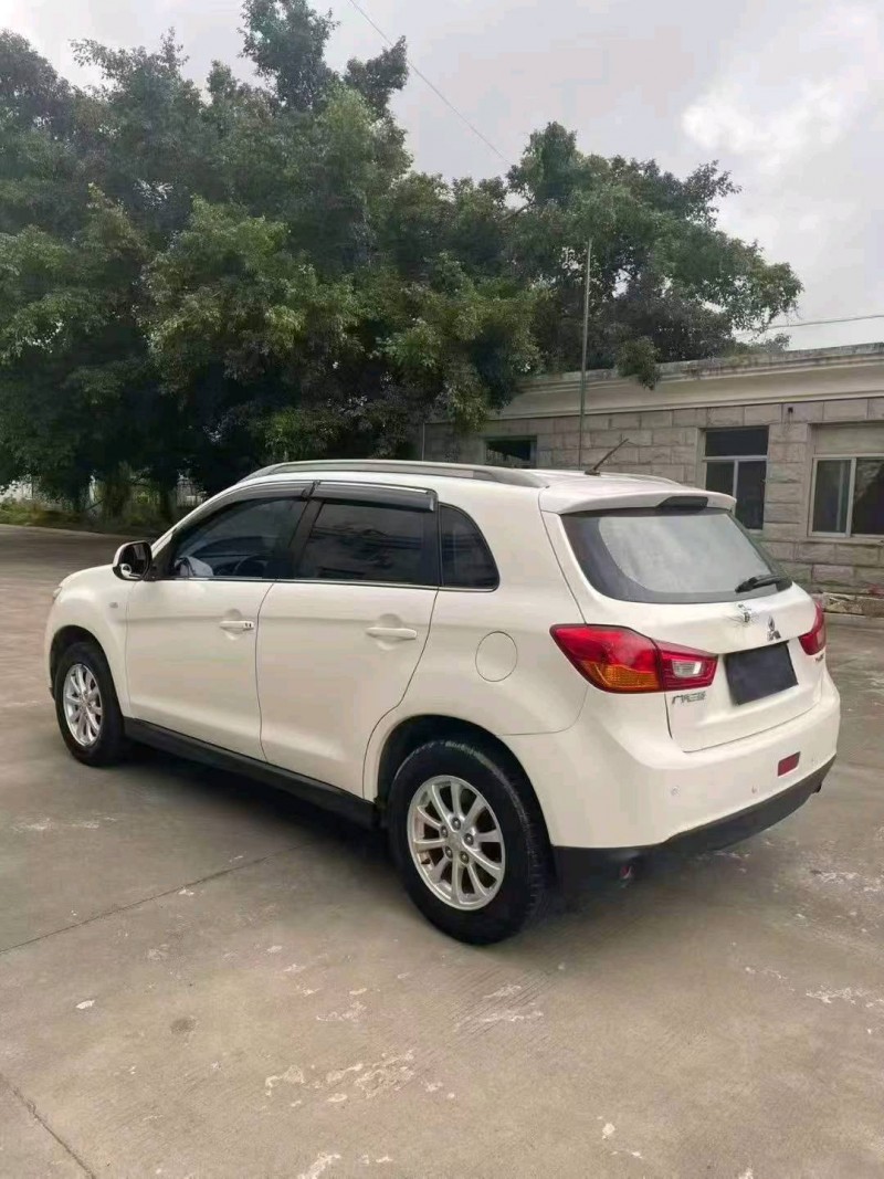 漳州13年三菱劲炫7