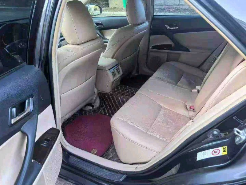 漳州12年丰田锐志6