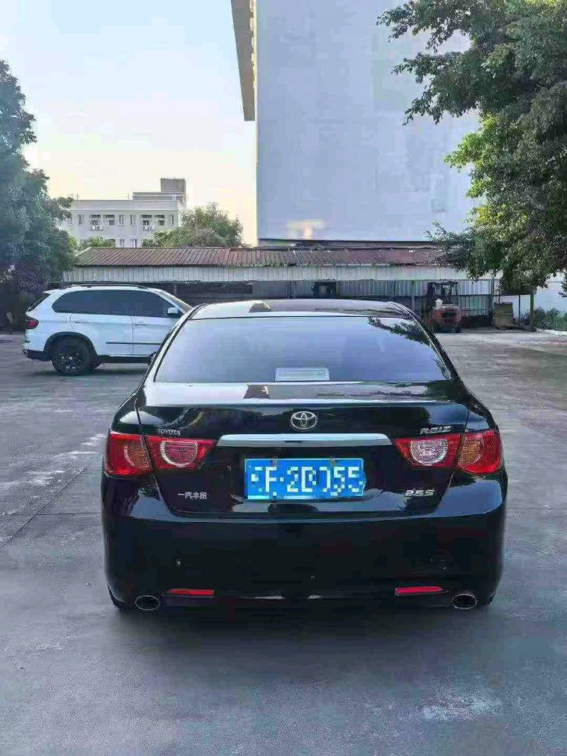 漳州12年丰田锐志9