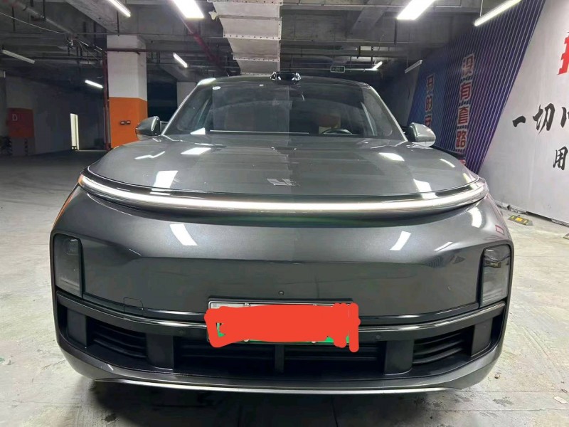 成都23年理想L81