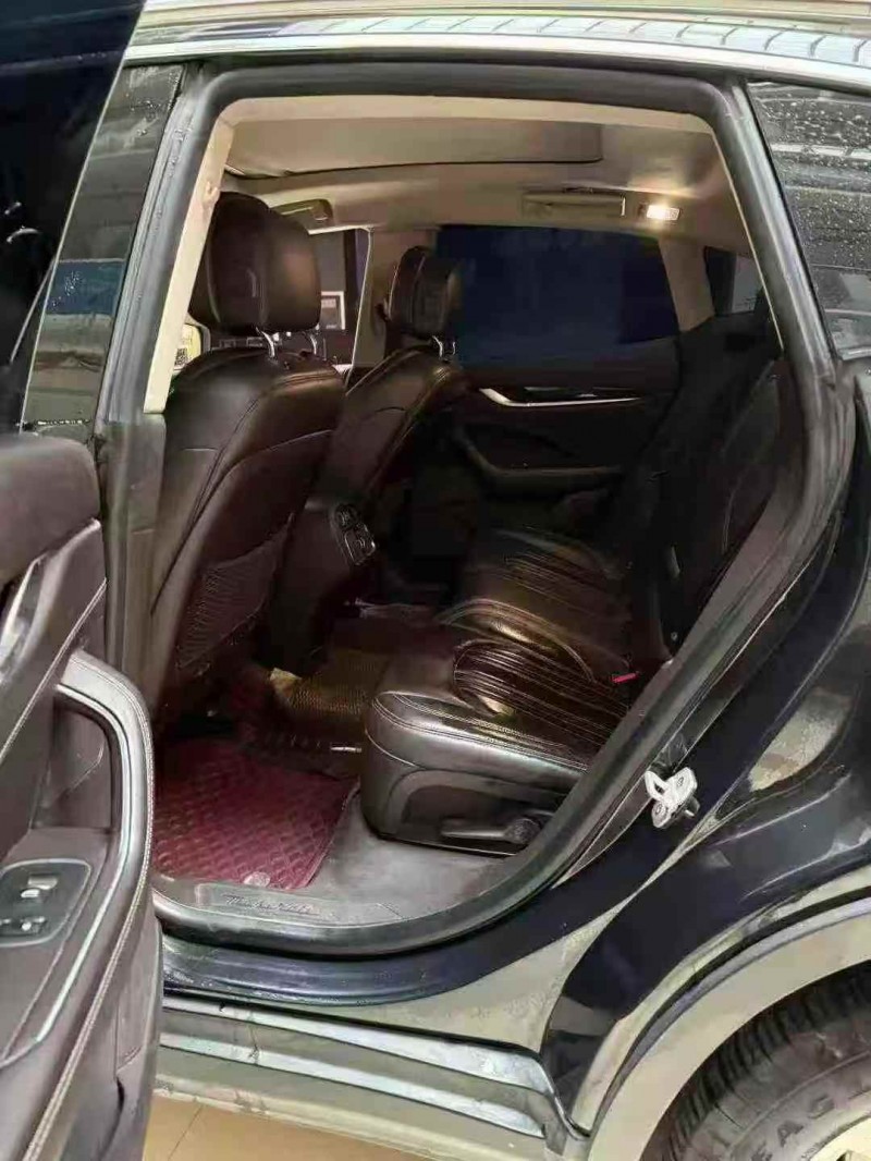 马鞍山17年玛莎拉蒂Levante4