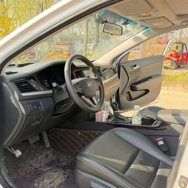 南京18年现代名图5