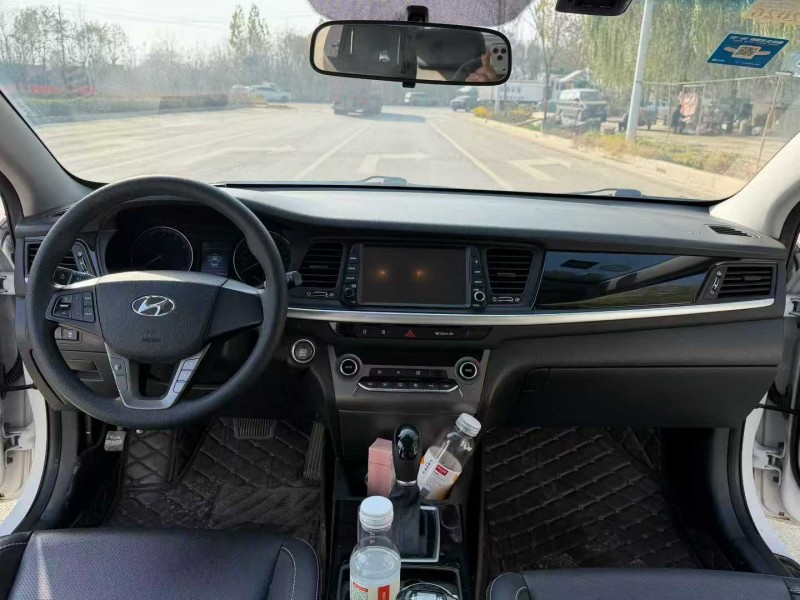 南京18年现代名图6