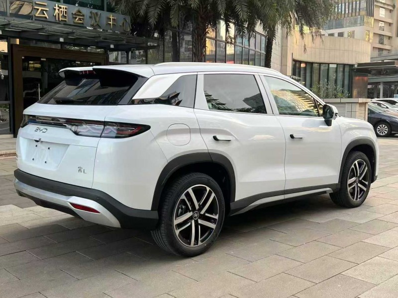 佛山25年比亚迪宋5