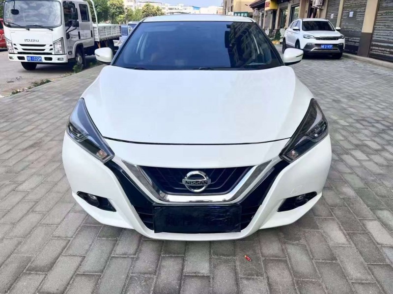 郑州16年日产蓝鸟1