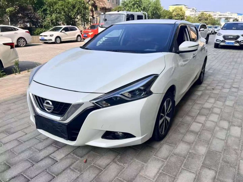 郑州16年日产蓝鸟2