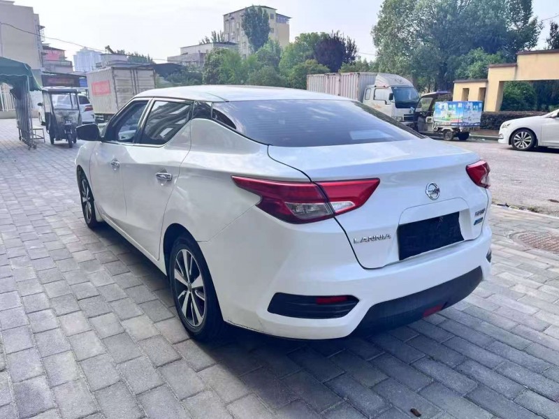 郑州16年日产蓝鸟7