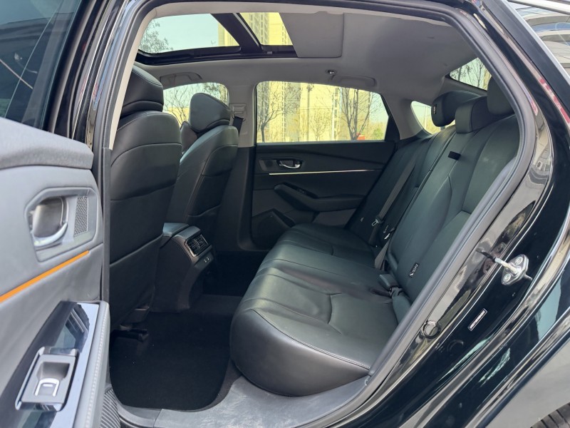 济宁23年本田雅阁6