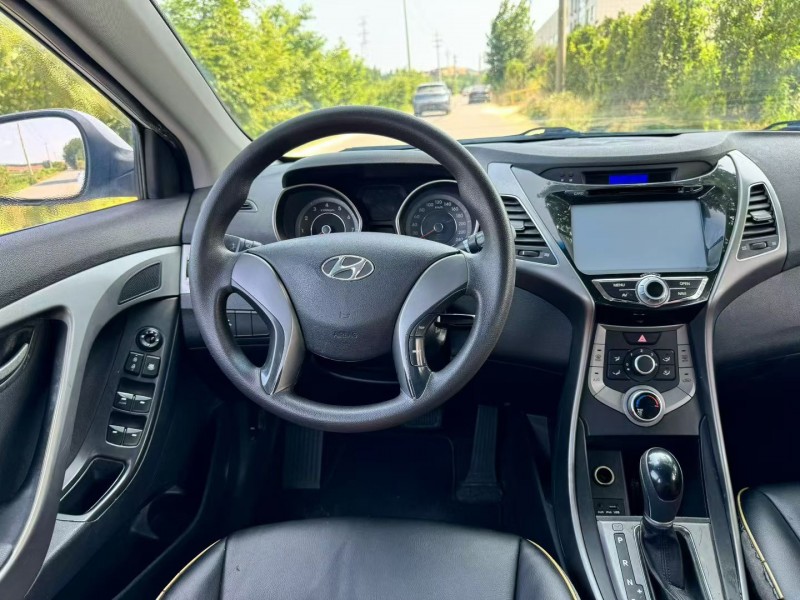 青岛15年现代朗动5