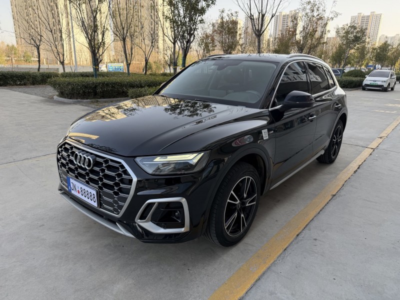 济宁22年奥迪Q53