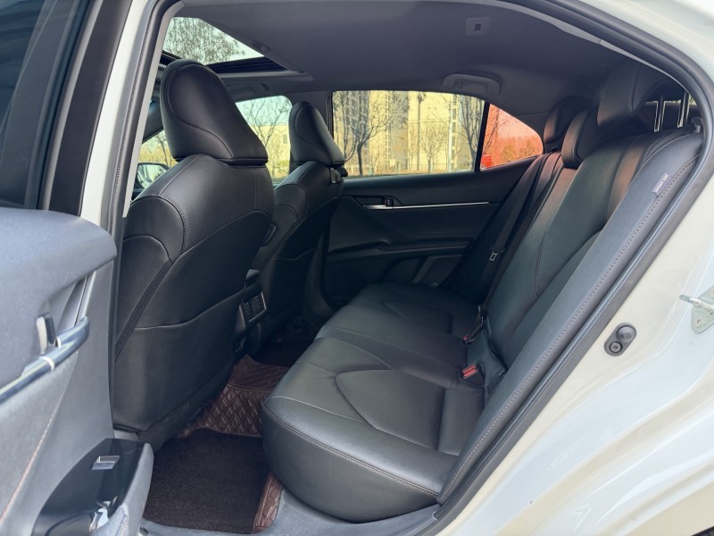 济宁23年丰田凯美瑞6