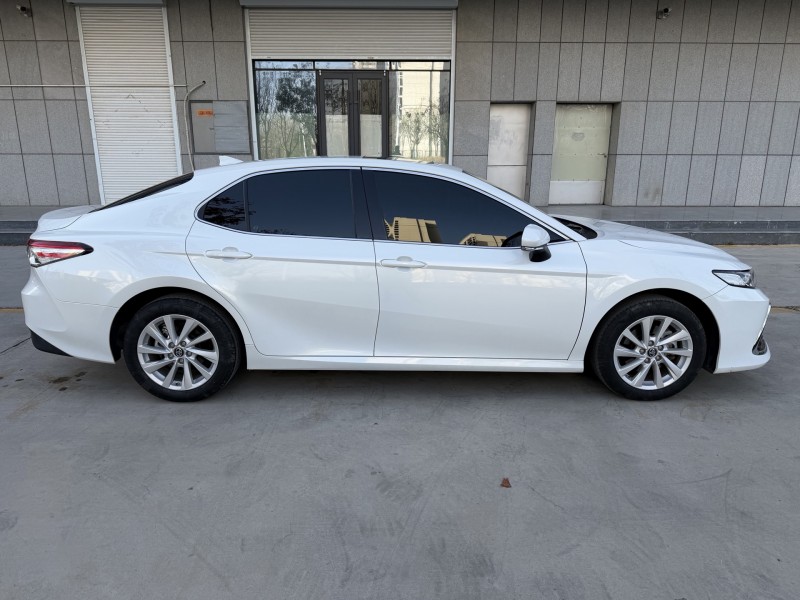 济宁23年丰田凯美瑞8