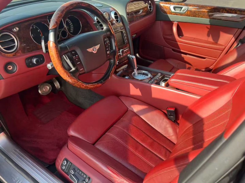 郑州11年宾利飞驰5