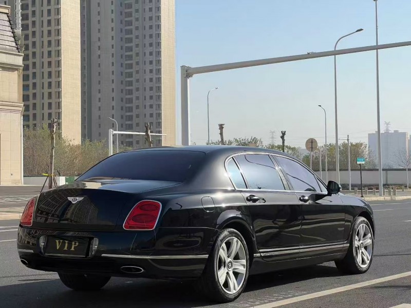 郑州11年宾利飞驰9