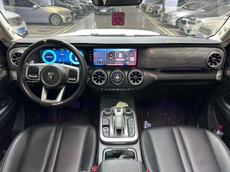 成都23年长城汽车坦克9