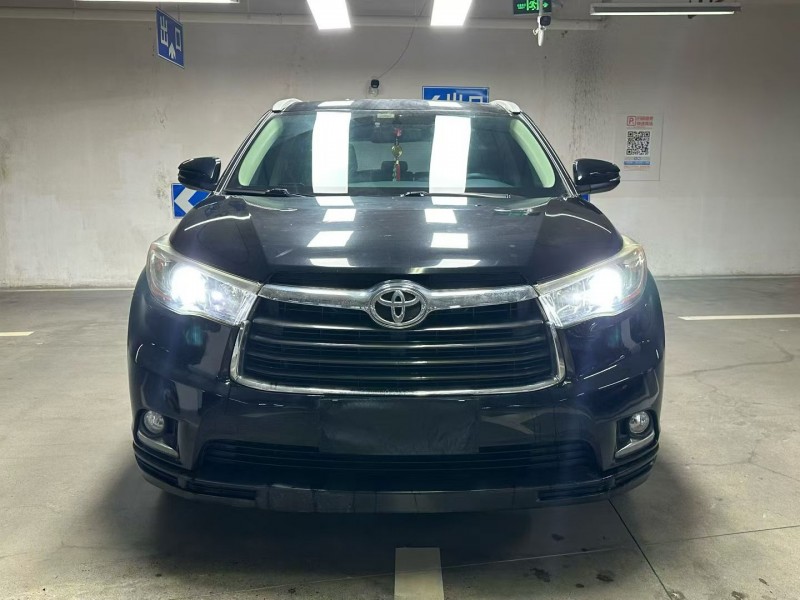 成都17年丰田汉兰达1