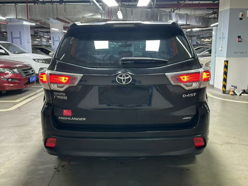 成都17年丰田汉兰达7