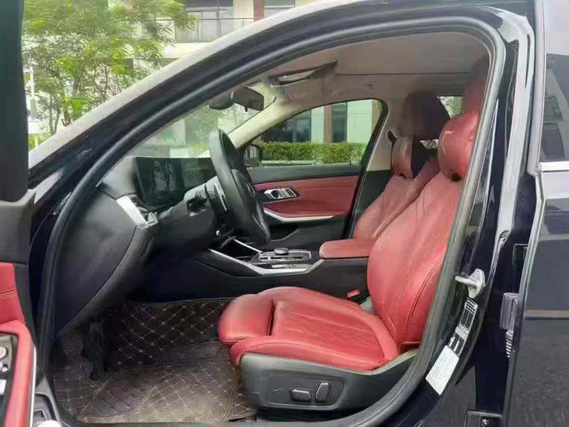 广州23年宝马3系9