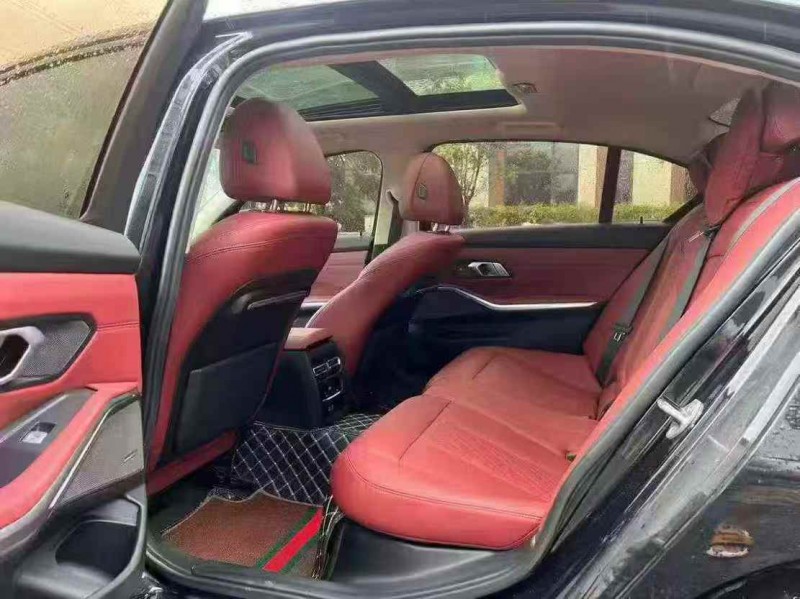 广州22年宝马3系8