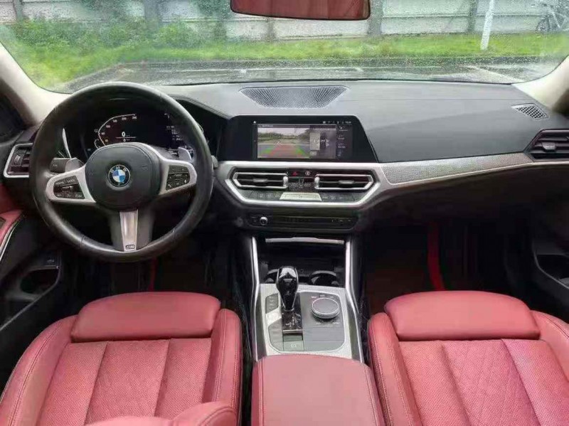 广州22年宝马3系9