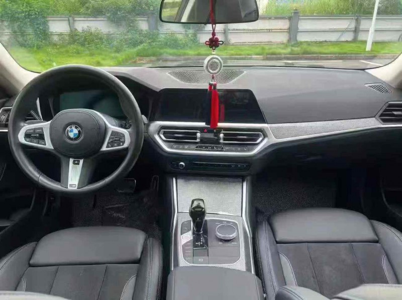 广州22年宝马2系8