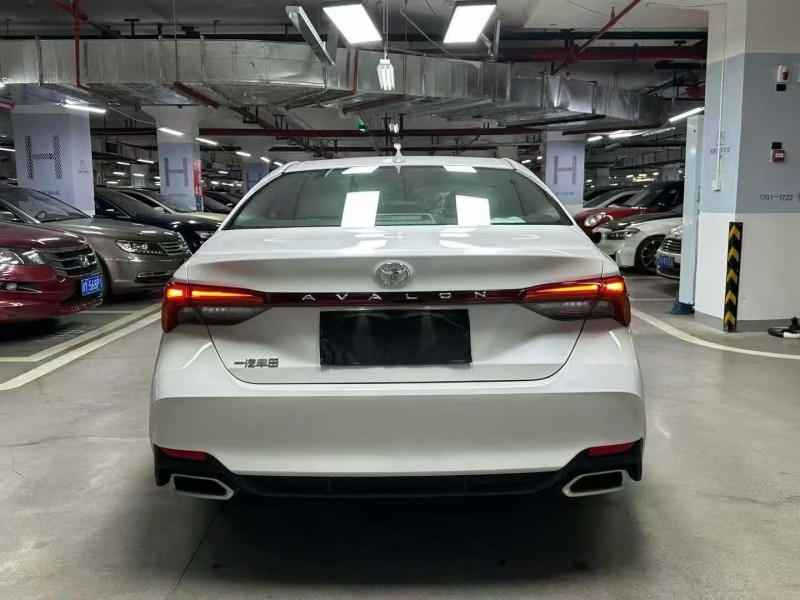 成都24年丰田亚洲龙7