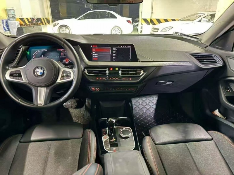 成都22年宝马2系5