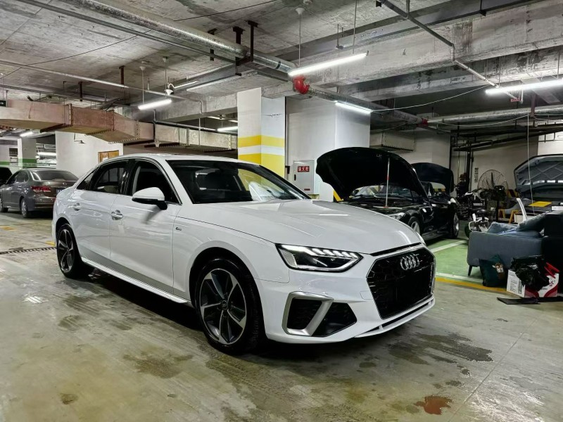 成都24年奥迪A4L3