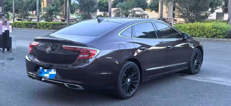 漳州18年别克艾维亚8