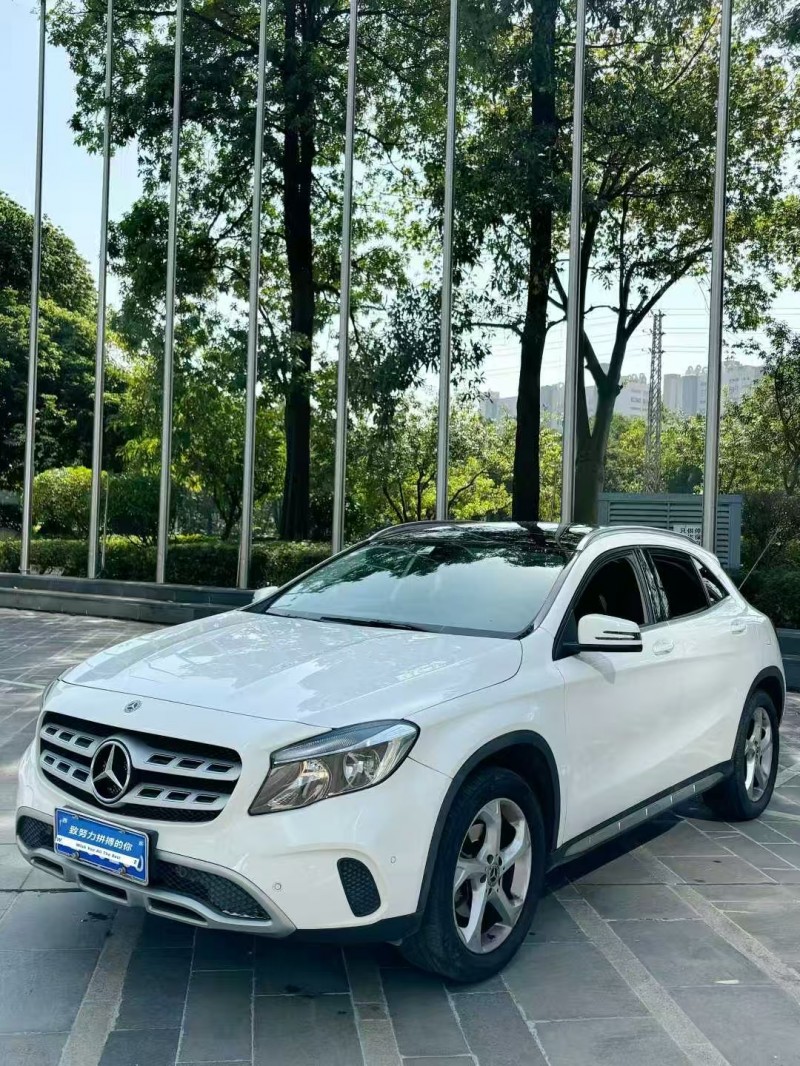 广州18年奔驰GLA2