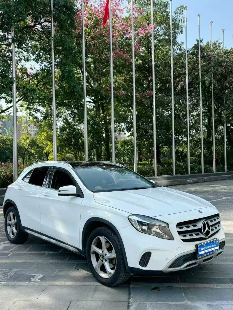 广州18年奔驰GLA3
