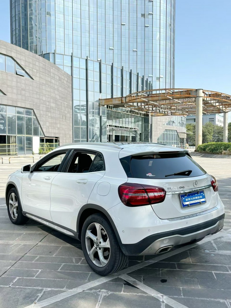 广州18年奔驰GLA8