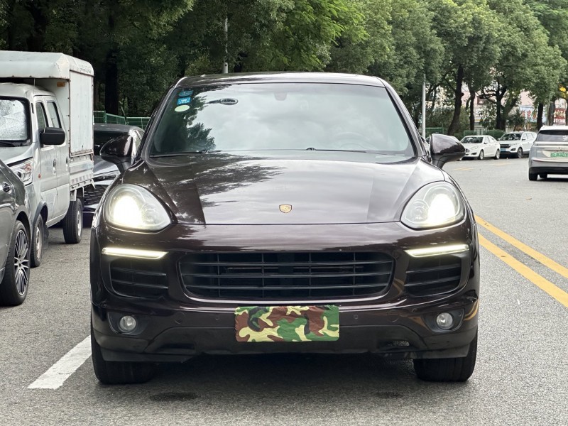 东莞17年保时捷卡宴1