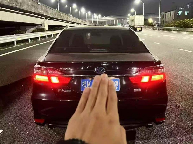 广州17年丰田凯美瑞2