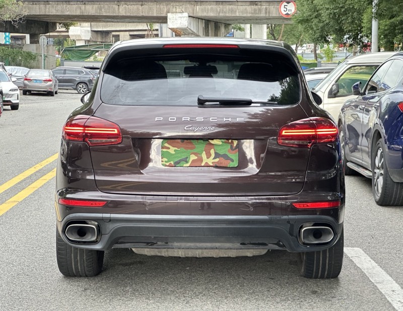 东莞17年保时捷卡宴9