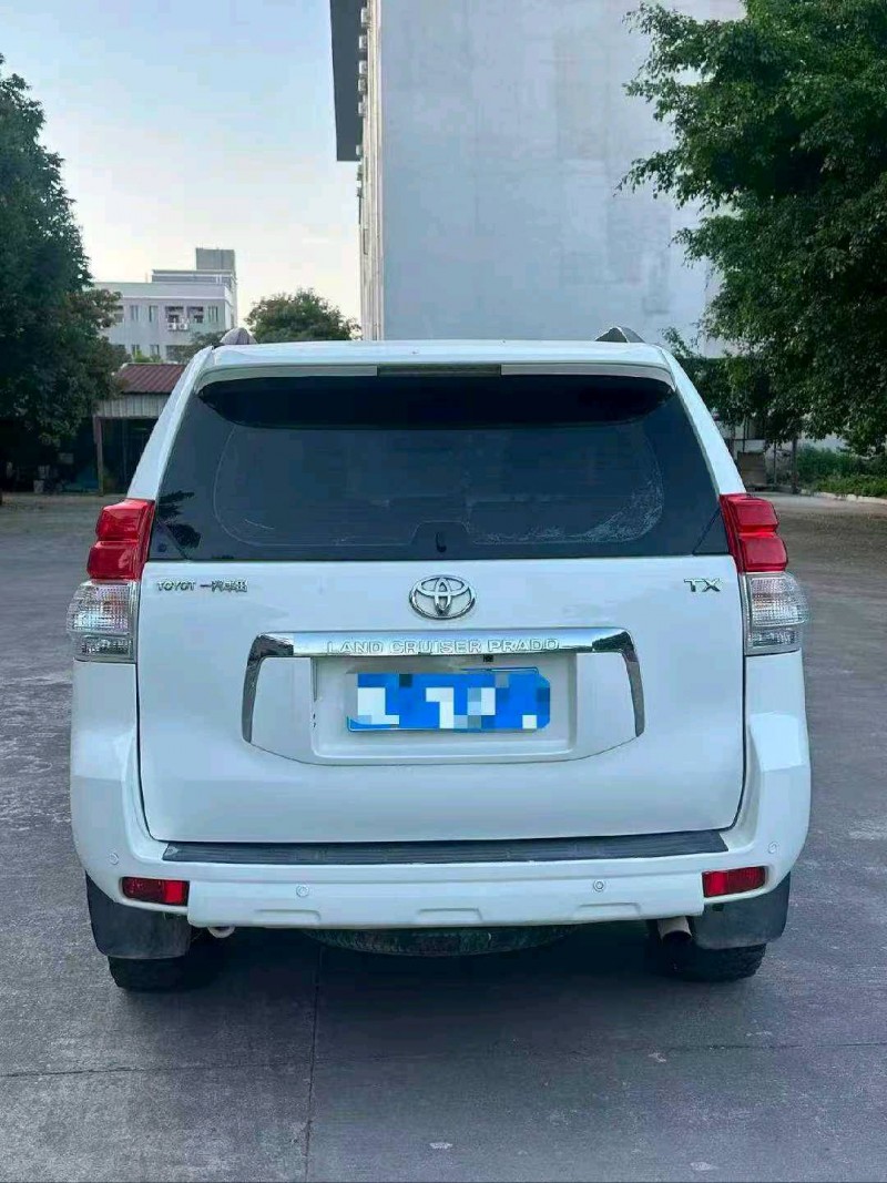 漳州13年丰田普拉多9
